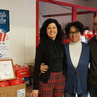 Ventimiglia: con 400 tra pandori e panettoni, l'Istituto scolastico Aprosio primo in Italia per solidarietà Ventimiglia: con 400 tra pandori e panettoni, l'Istituto scolastico Aprosio primo in Italia per solidarietà