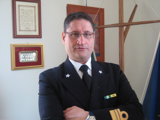 Il comandante della capitaneria porto di Imperia Enrico Macrì
