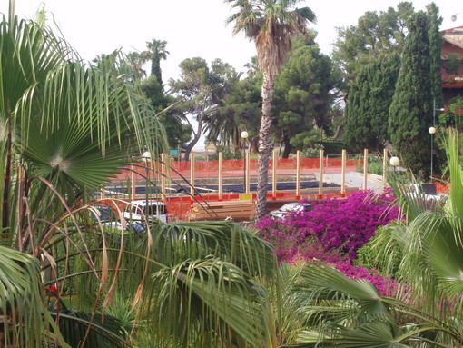 Sanremo: costruzione in atto in via Scoglio, un lettore "Fermate l'eco-mostro!"