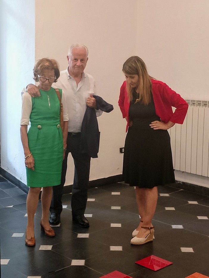 Igor Grigoletto inaugura la mostra d'arte L'essenziale a Badalucco (Foto) Igor Grigoletto inaugura la mostra d'arte L'essenziale a Badalucco (Foto)