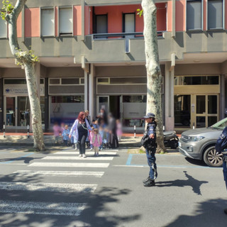 Educazione stradale nelle scuole di Diano Marina con la Polizia Locale.