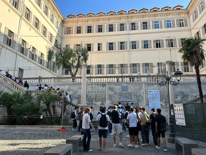 Maturità 2025, l’ultima prova: da domani a Sanremo gli orali che segnano il passaggio all’età adulta Maturità 2025, l’ultima prova: da domani a Sanremo gli orali che segnano il passaggio all’età adulta