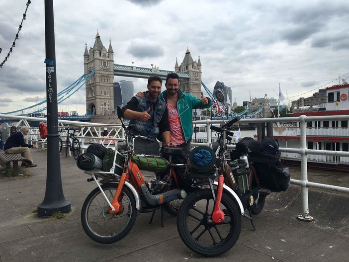 Ventimiglia: è arrivato a Londra a bordo di un motorino Ciao partito dalla città di confine il 14 luglio scorso (Video)