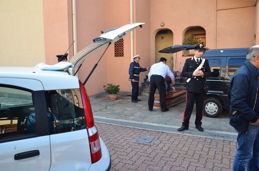 Vallecrosia: suicidio dell'ex maresciallo dei Carabinieri, sul computer l'addio e la richiesta di perdono alla famiglia Vallecrosia: suicidio dell'ex maresciallo dei Carabinieri, sul computer l'addio e la richiesta di perdono alla famiglia
