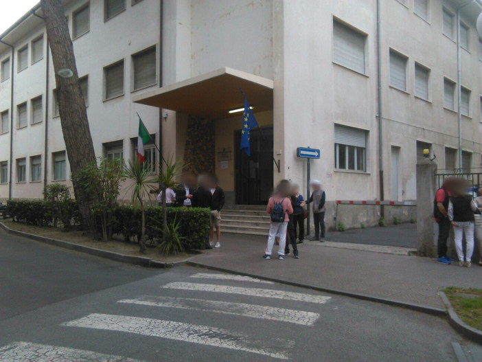 La scuola di Diano Marina dove si trova il seggio n.5