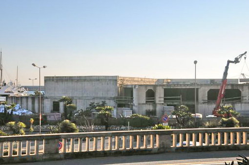 L''ecomostro' di Porto Sole