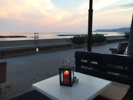 Santo Stefano al Mare: all'Eccellenza questo venerdì "Summer Party" con apericena e promozioni aperitivo e dopocena Santo Stefano al Mare: all'Eccellenza questo venerdì "Summer Party" con apericena e promozioni aperitivo e dopocena
