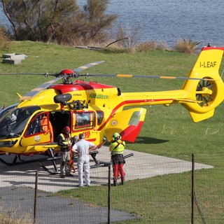 Arma di Taggia, bimbo di 2 anni ha un malore in spiaggia: trasportata al Gaslini in elicottero