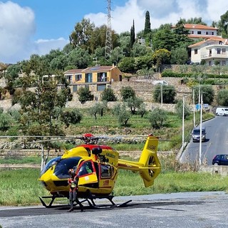 Cade e si ferisce alla testa a San Bartolomeo: ciclista trasportato in ospedale in codice rosso