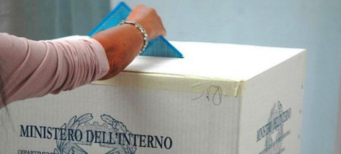 Verso le elezioni politiche del 25 settembre: corsa contro il tempo per simboli di partito, coalizioni e liste