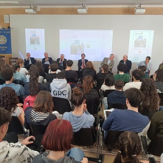 Sanremo, i professionisti del Rotary Club di Sanremo a sostegno degli studenti del 'Cassini' (foto) Sanremo, i professionisti del Rotary Club di Sanremo a sostegno degli studenti del 'Cassini' (foto)