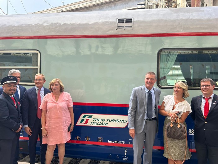 In viaggio sull'Espresso Riviera, ecco in anteprima il treno che collega la Riviera di Ponente e Nizza (Foto e video) In viaggio sull'Espresso Riviera, ecco in anteprima il treno che collega la Riviera di Ponente e Nizza (Foto e video)
