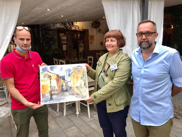 Castellaro: pittori russi, lettoni e ucraini per l'en plein air iniziato ieri (foto) Castellaro: pittori russi, lettoni e ucraini per l'en plein air iniziato ieri (foto)