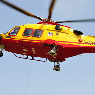 Apricale, si ferisce in una zona impervia: si alza in volo l'elisoccorso
