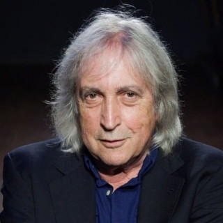 Enrico Vanzina  illustra il suo nuovo romanzo ‘Noblesse Oblige - Una storia di miseria e nobiltà’ al Casinò di Sanremo