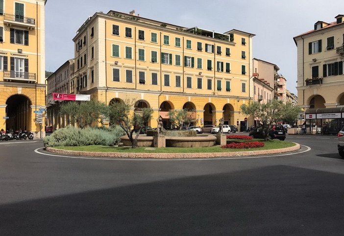 Imperia: per fronteggiare emergenza idrica, stop a erogazione acqua nella fontana di piazza Dante