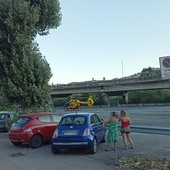 Ventimiglia, incidente sul cavalcavia: si alza in volo l'elisoccorso (Foto) Ventimiglia, incidente sul cavalcavia: si alza in volo l'elisoccorso (Foto)
