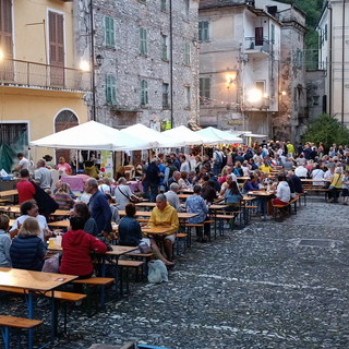 Pieve di Teco, al via l'Expo Valle Arroscia: tre giorni di festa per tutta la famiglia Pieve di Teco, al via l'Expo Valle Arroscia: tre giorni di festa per tutta la famiglia