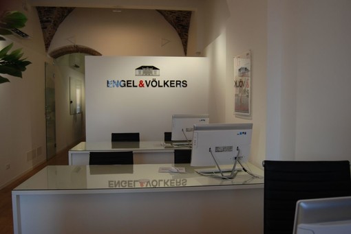 Imperia: aperto il nuovo shop Engel & Völkers in Calata Cuneo Imperia: aperto il nuovo shop Engel & Völkers in Calata Cuneo