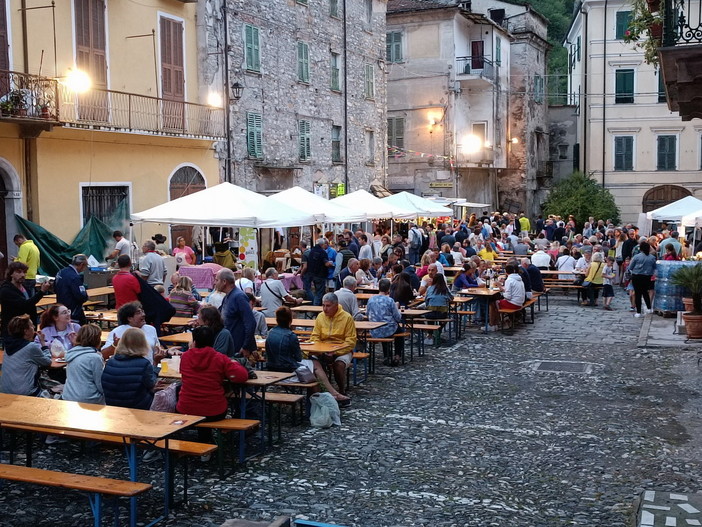 Pieve di Teco, al via l'Expo Valle Arroscia: tre giorni di festa per tutta la famiglia Pieve di Teco, al via l'Expo Valle Arroscia: tre giorni di festa per tutta la famiglia