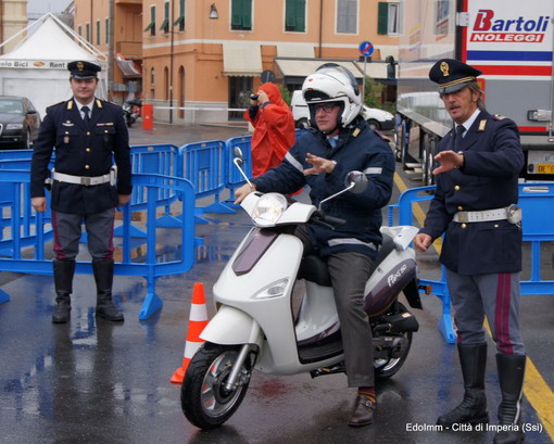 E' partita da Imperia la terza edizione di 'Ania Campus', la sicurezza stradale per le ‘2 ruote’. In sella anche Strescino