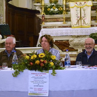 Pontedassio: successo a Villa Viani per presentazione del libro 'Una vita in poesia' di Autore Ignoto Pontedassio: successo a Villa Viani per presentazione del libro 'Una vita in poesia' di Autore Ignoto