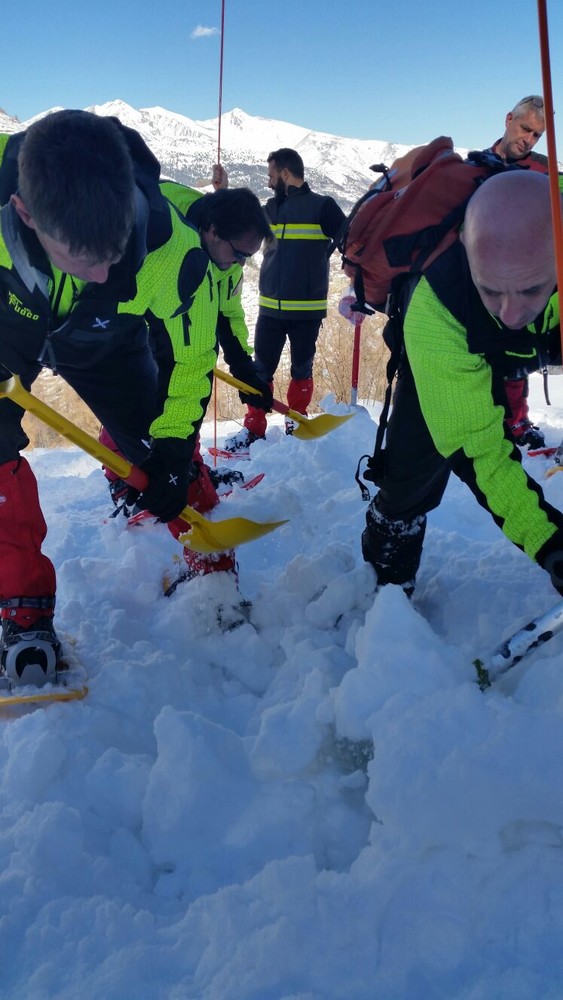 Triora: simulata la ricerca di alcuni dispersi sotto una valanga, esercitazione del gruppo SAF sulla neve di Monesi