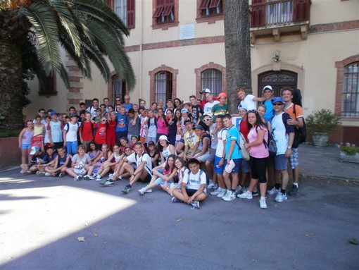 Bordighera: escursione col CAI a Sasso per 70 ragazzi di un oratorio di Bergamo Bordighera: escursione col CAI a Sasso per 70 ragazzi di un oratorio di Bergamo