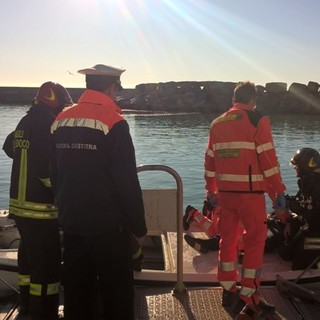 San Bartolomeo al Mare: stamattina esercitazione antincendio per la Guardia Costi San Bartolomeo al Mare: stamattina esercitazione antincendio per la Guardia Costi