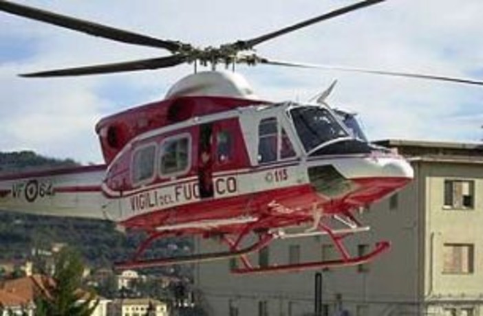 Bordighera: cade con lo scooter e non sembra nulla di grave, ma dopo poche ore viene trasferito in elicottero al Santa Corona Bordighera: cade con lo scooter e non sembra nulla di grave, ma dopo poche ore viene trasferito in elicottero al Santa Corona
