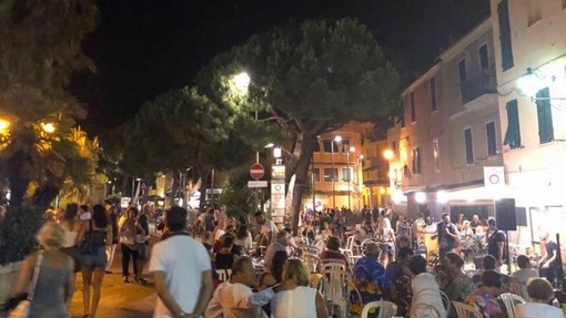 Imperia: Imperia: da domani sera con i fuochi d'artificio, al via con il botto l’estate a Borgo Marina