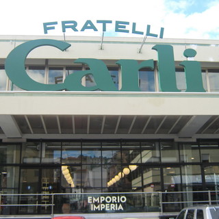 Imperia: domenica festa per i sette anni dell'Emporio della Fratelli Carli Imperia: domenica festa per i sette anni dell'Emporio della Fratelli Carli