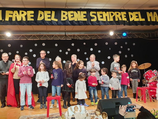 Sanremo: con la Befana e i Re Magi, 'spettacolare' Epifania al Don Orione con la scuola Progetto Arte Sanremo: con la Befana e i Re Magi, 'spettacolare' Epifania al Don Orione con la scuola Progetto Arte