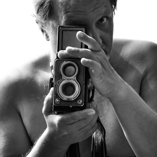 Ricomincio da tre. Dopo 30 anni, Enzo Iorio torna a esporre le sue foto al pubblico Ricomincio da tre. Dopo 30 anni, Enzo Iorio torna a esporre le sue foto al pubblico