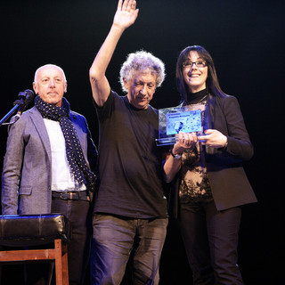 Sanremo: consegnato a Eugenio Bennato il Premio “Una Vita per la Musica" dedicato a Erio Tripodi