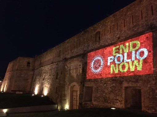 Sanremo: Per la giornata del ‘End Polio Now’ il Rotary illumina il Forte di Santa Tecla
