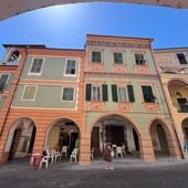 Camporosso rifà la facciata a edificio in piazza Garibaldi, Gibelli: "Intervento di valorizzazione del patrimonio storico locale" (Foto) Camporosso rifà la facciata a edificio in piazza Garibaldi, Gibelli: "Intervento di valorizzazione del patrimonio storico locale" (Foto)