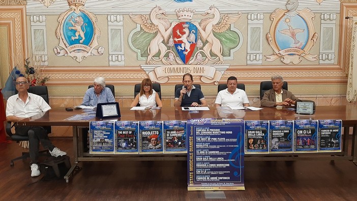 Torna “L’estate musicale dianese Festival” con otto appuntamenti da non perdere (foto e video) Torna “L’estate musicale dianese Festival” con otto appuntamenti da non perdere (foto e video)