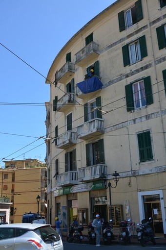 EdiliziaAcrobatica: la 1a azienda che ha introdotto lavori di ristrutturazione in doppia fune di sicurezza, adattando le tecniche dell’alpinismo all’edilizia