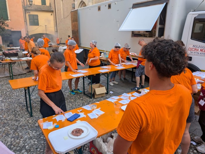 Musica, cibo e divertimento a Sanremo per i festeggiamenti parrocchiali di San Siro (Foto)