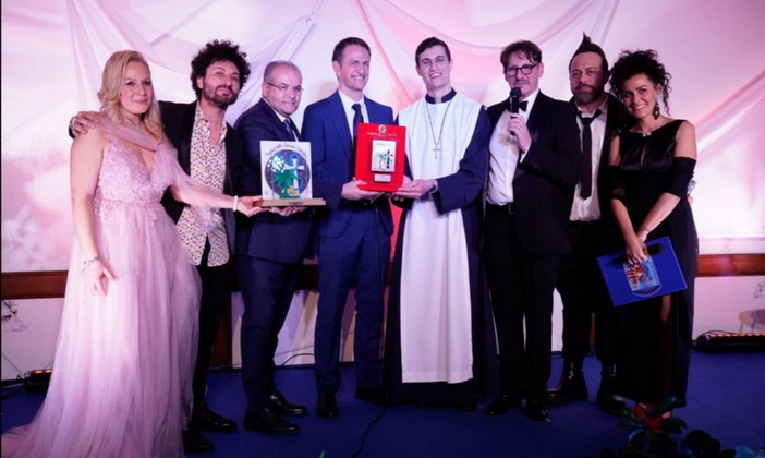 Fra Vinicius con ‘Vale la pena’ vince la prima edizione del Festival della Canzone Cristiana Sanremo 2022