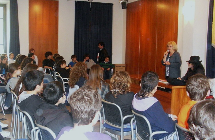 Stefano Mordini, regista di fama internazionale all’Istituto Comprensivo di Arma Stefano Mordini, regista di fama internazionale all’Istituto Comprensivo di Arma