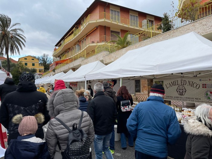 San Bartolomeo al Mare, primo giorno della Fiera della Candelora: fino a domani tanti gli eventi in programma (foto) San Bartolomeo al Mare, primo giorno della Fiera della Candelora: fino a domani tanti gli eventi in programma (foto)