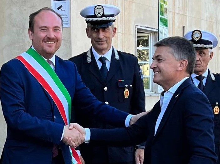 Aurelia Bis Ventimiglia-Sanremo inserita nell'accordo di programma Mit-Anas, Di Muro: "Passaggio cruciale per uscire dall'isolamento" Aurelia Bis Ventimiglia-Sanremo inserita nell'accordo di programma Mit-Anas, Di Muro: "Passaggio cruciale per uscire dall'isolamento"