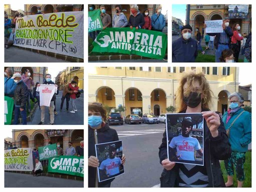 Flash mob a Imperia per la morte di Moussa Balde: "Ha avuto davanti una vita di respingimenti" (foto e video)