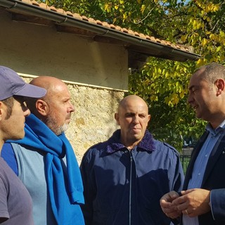 Vallecrosia: mancato pagamento degli stipendi, Fabio Perri incontra i dipendenti della ditta 'Team 3R, “Si rischia un caso sociale”