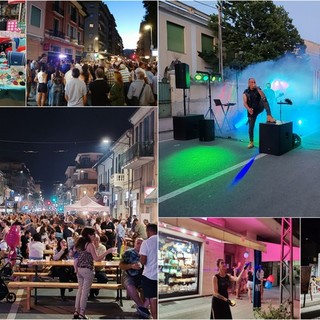 Festa della Musica, un fiume di persone invade Vallecrosia e Camporosso (Foto e video) Festa della Musica, un fiume di persone invade Vallecrosia e Camporosso (Foto e video)