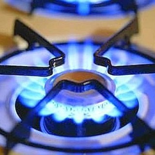 Sanremo: il metano è arrivato in regione 'Parà' a Verezzo, due famiglie della zona ringraziano l'Italgas