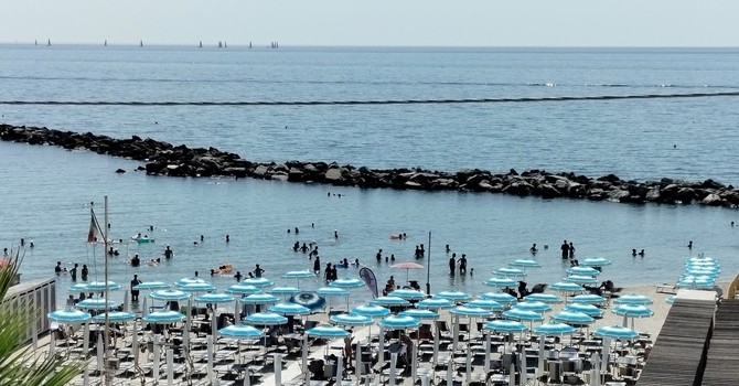 Sanremo, divieti di balneazione: il Comune stringe su Rivieracqua, chiede interventi strutturali e tempi certi Sanremo, divieti di balneazione: il Comune stringe su Rivieracqua, chiede interventi strutturali e tempi certi