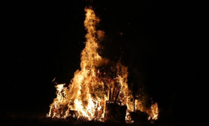 Imperia: grande successo per il 'Falò di Santa Lucia', i ringraziamenti degli organizzatori all'Assessore Vassallo